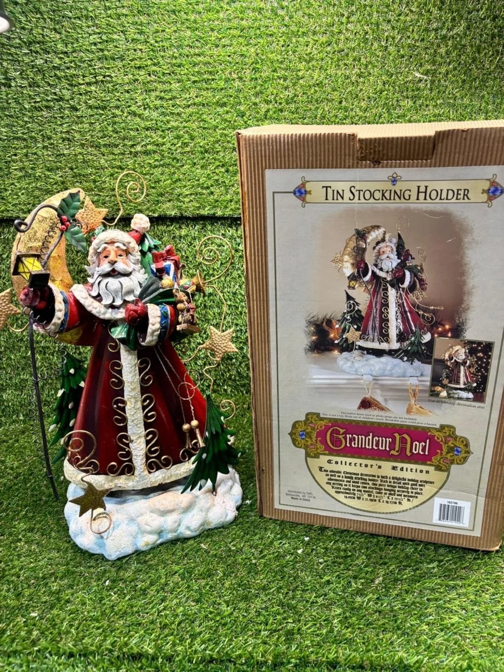 Grandeur Noel 2002 Santa Tin and Resin Stocking Holder Collector Edition Box